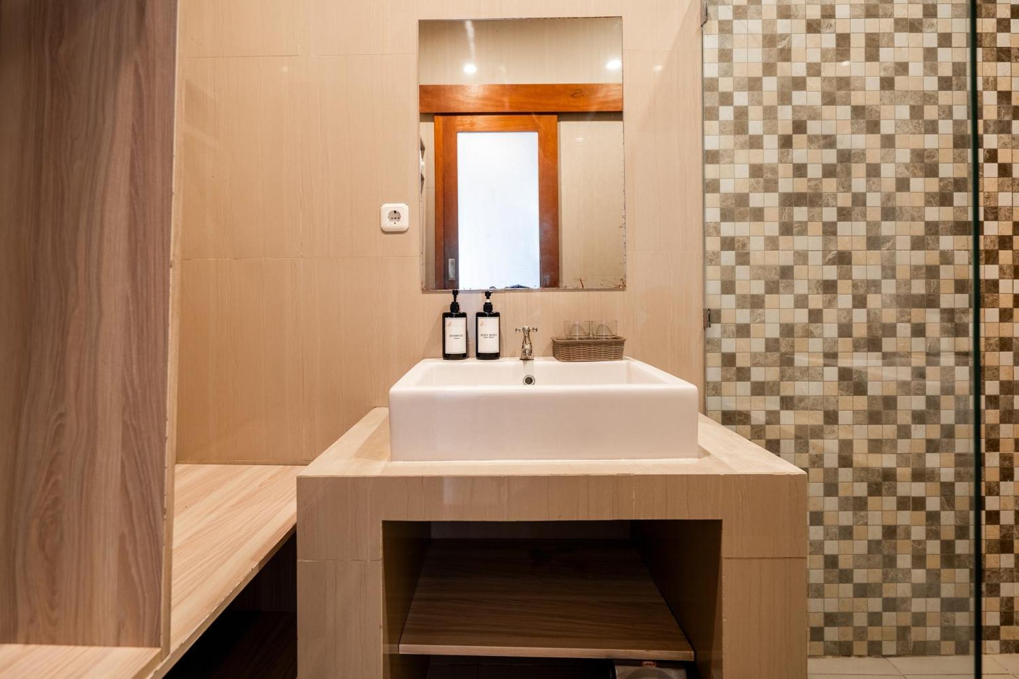 Mahesa Suites Seminyak Dış mekan fotoğraf